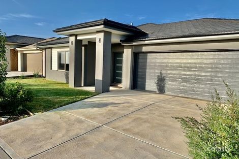 26 Tiverton Tce, Werribee, VIC 3030