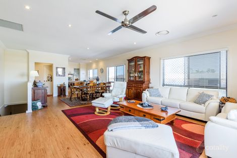 Property photo of 2/21 Abalone Avenue Paradise Point QLD 4216