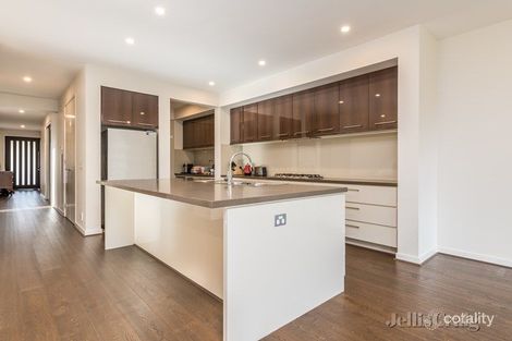 Property photo of 19 Tanner Grove Northcote VIC 3070