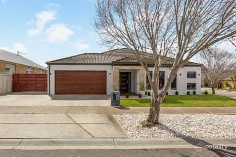 11 Condamine Tce, Caroline Springs, VIC 3023