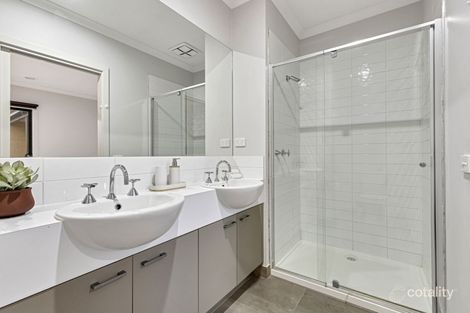 Property photo of 135B Wheelers Park Drive Cranbourne North VIC 3977