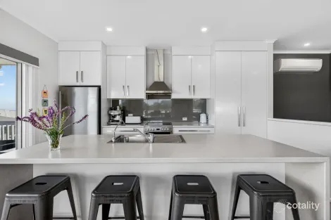 Property photo of 6 White Close Encounter Bay SA 5211