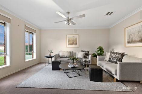 Property photo of 1 Ivanhoe Dene Cranbourne East VIC 3977
