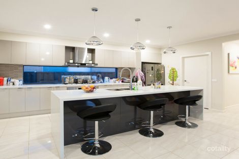 Property photo of 22 Risdon Circuit Tarneit VIC 3029