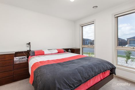 Property photo of 16 Galeff Avenue Truganina VIC 3029