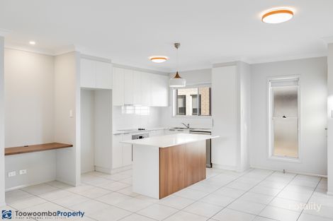 Property photo of 2/436 Hume Street Middle Ridge QLD 4350
