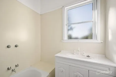 Property photo of 1 Silverwood Grove Wangaratta VIC 3677