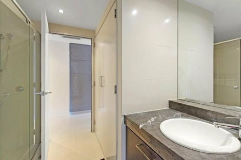 Property photo of 605/4 Wahroonga Place Surfers Paradise QLD 4217