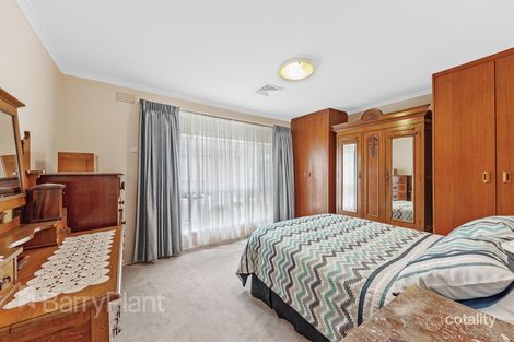 Property photo of 30 Novara Parade St Albans VIC 3021
