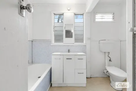 Property photo of 22 Thomas Mitchell Drive Wodonga VIC 3690