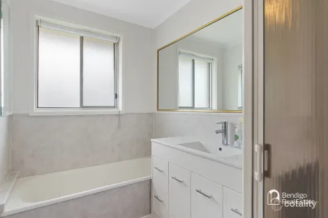 Property photo of 10 Bren Street Kennington VIC 3550