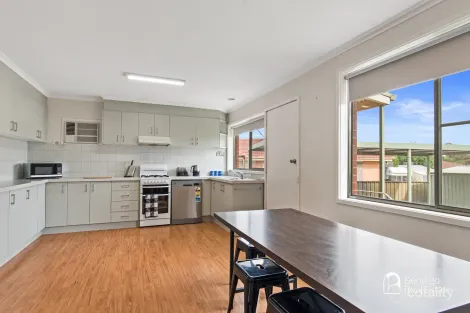 Property photo of 10 Bren Street Kennington VIC 3550