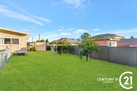 2/258 Brenan St, Smithfield, NSW 2164