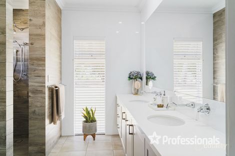 Property photo of 16 Summit Court Ambergate WA 6280