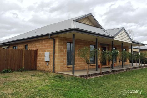 Property photo of 17 Manser Rise Alexandra VIC 3714