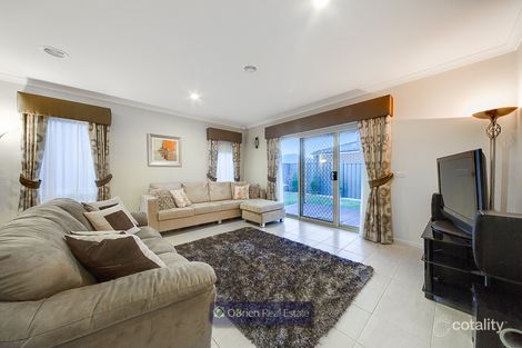 Property photo of 12 Mullein Bend Cranbourne North VIC 3977