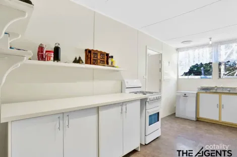 Property photo of 4 Centre Avenue Werribee VIC 3030