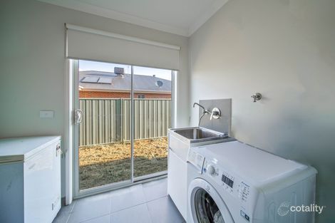 Property photo of 33 Cloverfields Crescent Epsom VIC 3551