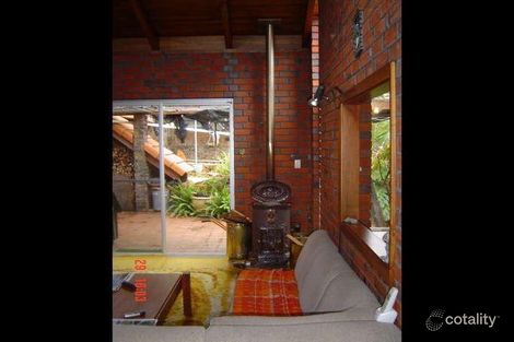 Property photo of 60 Basildon Road Lesmurdie WA 6076