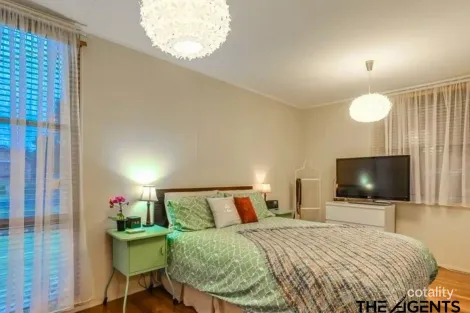 Property photo of 4 Centre Avenue Werribee VIC 3030