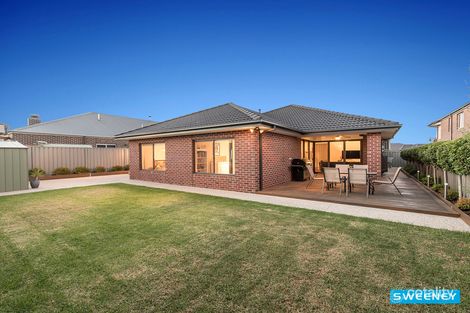 Property photo of 10 McLaren Chase Caroline Springs VIC 3023