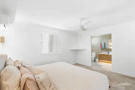 Property photo of 11 Marlin Court Andergrove QLD 4740