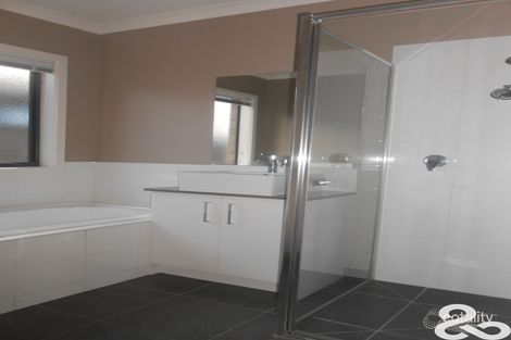 Property photo of 18 Mombassa Drive Wollert VIC 3750