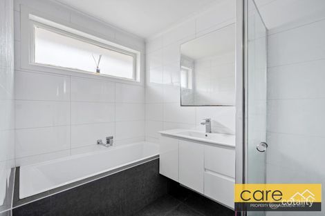 Property photo of 15 Oaktree Drive Hampton Park VIC 3976