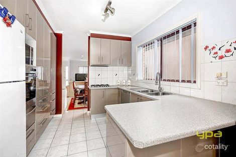Property photo of 14 Madeira Court Roxburgh Park VIC 3064