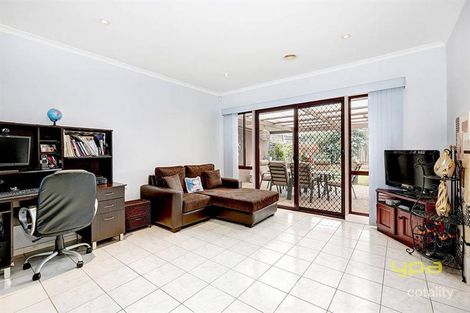 Property photo of 14 Madeira Court Roxburgh Park VIC 3064