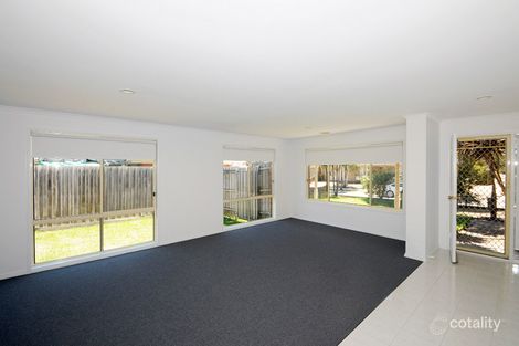 Property photo of 10 Coco Parade Skye VIC 3977