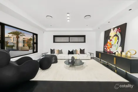 Property photo of 5 Royal Albert Crescent Paradise Point QLD 4216