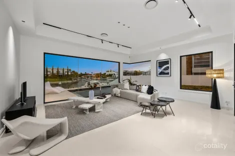 Property photo of 5 Royal Albert Crescent Paradise Point QLD 4216