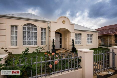 8 Lakewood Ave, Ascot, WA 6104