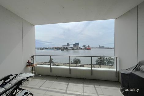 Property photo of 301/17 Honeysuckle Drive Newcastle NSW 2300