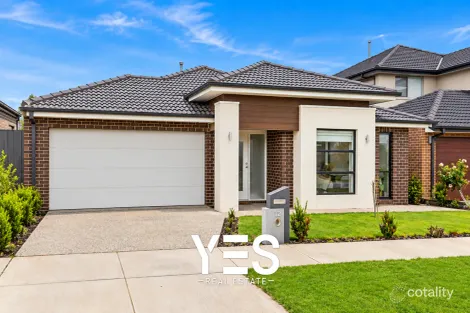 12 Whispering Way, Clyde North, VIC 3978