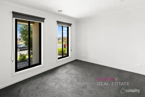 Property photo of 69 Abbeygate Drive Werribee VIC 3030