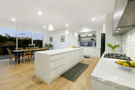 Property photo of 28 James Street Dromana VIC 3936
