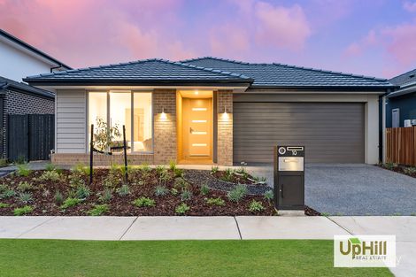 10 Praise St, Clyde North, VIC 3978