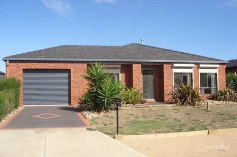 13 Boga Pl, Manor Lakes, VIC 3024