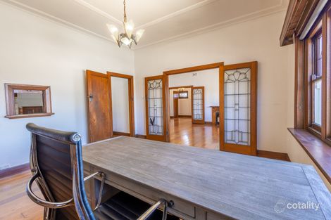 Property photo of 1 Hillsyde Parade Strathmore VIC 3041