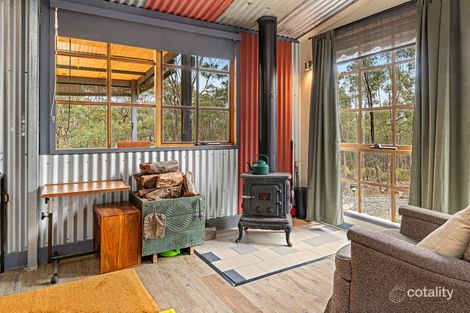 Property photo of 10 Doolan Crescent Heathcote VIC 3523