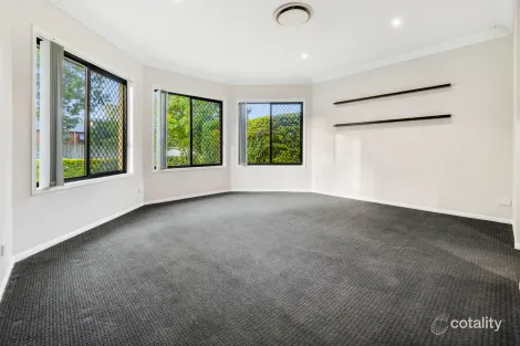 Property photo of 38 Summit Terrace Forest Lake QLD 4078