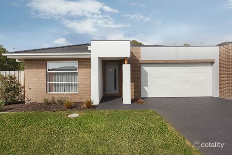 Property photo of 15 Sunflower Circuit Carrum Downs VIC 3201