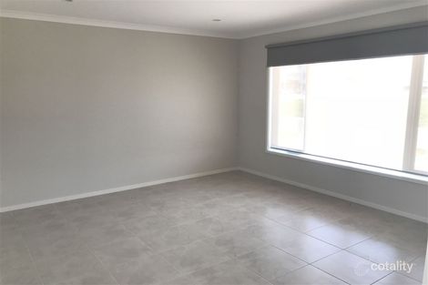 Property photo of 6 Benedore Way Cranbourne North VIC 3977