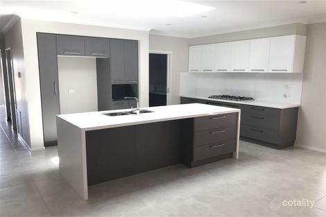 Property photo of 6 Benedore Way Cranbourne North VIC 3977