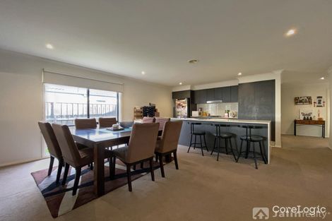 Property photo of 14 Belleville Close Burnside Heights VIC 3023