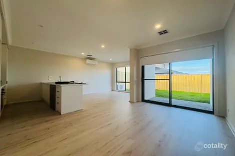 Property photo of 38 Everfair Crescent Officer VIC 3809