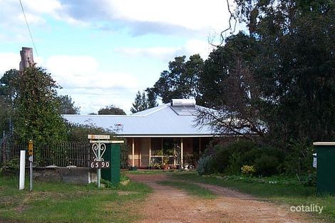 18 Mundaring Weir Rd, Mundaring, WA 6073