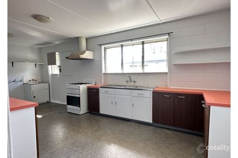 Property photo of 31 Crosshill Street Leichhardt QLD 4305